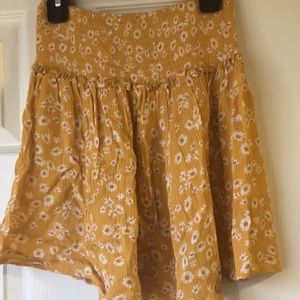 Yellow floral mini skirt!